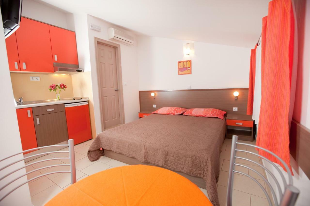 Apartments Smiljka II Tučepi Exteriör bild