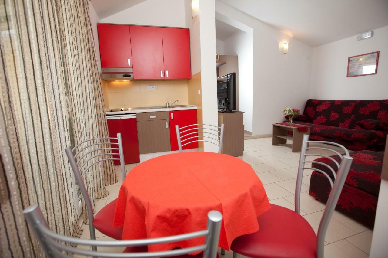 Apartments Smiljka II Tučepi Exteriör bild